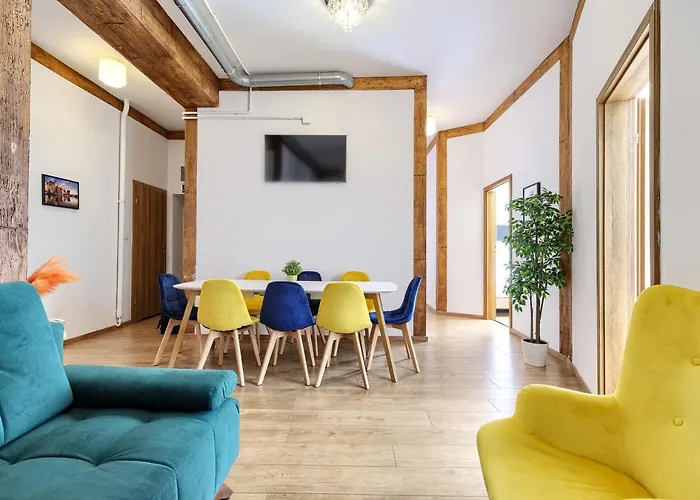 Happiness Holidays - Old Town